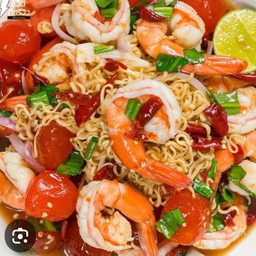 ยำมาม่ากุ้งสุก