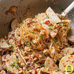 ลาบวุ้นเส้นหมูยอราดข้าว