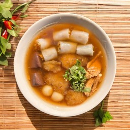 กระเพาะปลาใส่ก๋วยเตี๋ยวหลอด