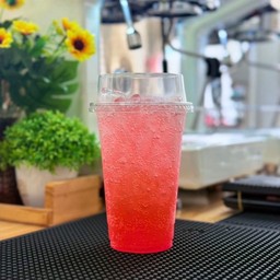 สตรอเบอร์รี่ โซดา