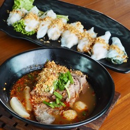 ชุดเซ็ต เตี๋ยวปากหม้อไส้รวม 8ตัว