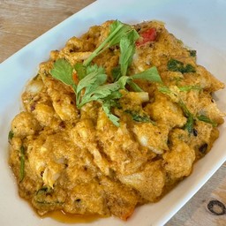 เนื้อปูก้่อนผัดผงกะหรี่