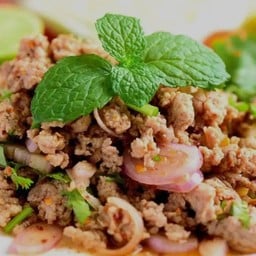 ส้มตำลำโขง และ แกงถาด ตลาดเสริมสุข