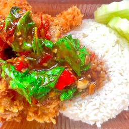 ข้าวไก่กรอบซอสผัดคะน้า