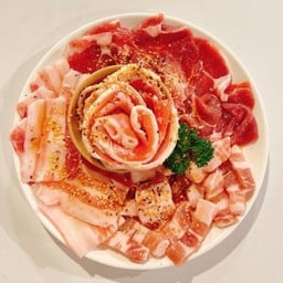 หมู 4 เหล่าทัพ