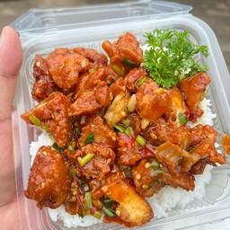 ไก่กรอบคั่วซอสสุกี้