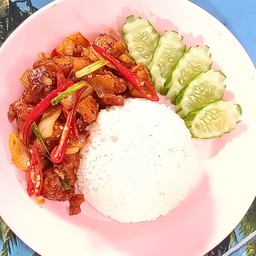 ข้าวไก่กรอบน้ำพริกเผา