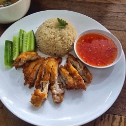 ข้าวมันไก่ทอด