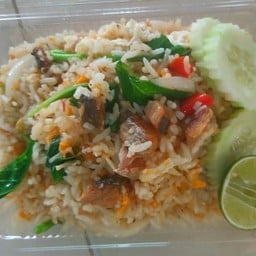 ข้าวผัดปลาเค็ม