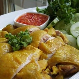 ไก่ต้มน้ำปลาเจ๊แอน
