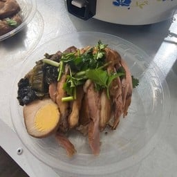 ข้าวสวยหมูอร่อย