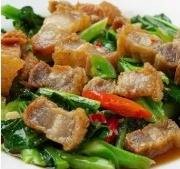 คะน้าหมูกรอบ