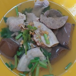 เกาเหลาเลือดหมู