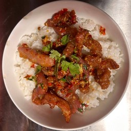 ข้าวหมูแดดเดียวคั่วพริกเกลือ