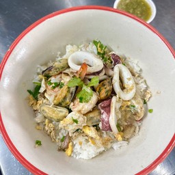 ข้าวแห้งกุ้ง+หมึก+หอยผัดไข่