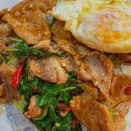 กระเพราหมูชิ้น