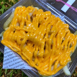 เฟรนฟรายราดชีส