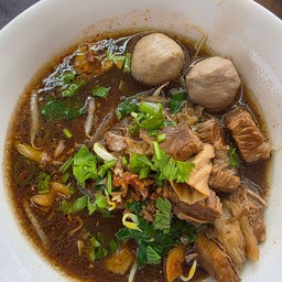 ก๋วยเตี๋ยวหมูตุ๋น-เนื้อตุ๋น