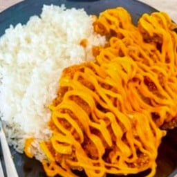 ข้าวหน้าไก่ทอดกรอบ ( ราดชีส )