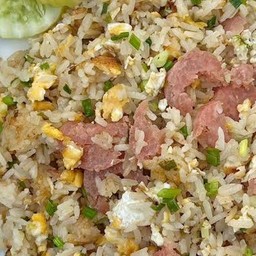 ข้าวผัดแหนม