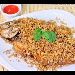 ปลาทับทิมทอดกระเทียม