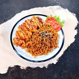 มาม่าเผ็ดเกาหลีไก่ทอด