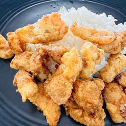 ข้าวราดทอดกระเทียม