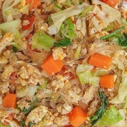 วุ้นเส้นผัดไข่ใส่หมู(กับข้าว)