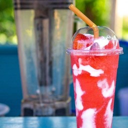 สตอเบอรี่ ปั่น โยเกิร์ต