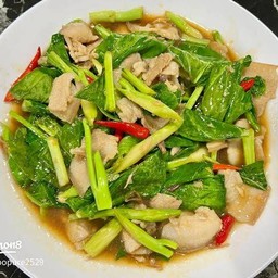 ผัดคะน้าหมูชิ้น