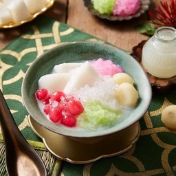 รวมมิตรไทยไทยน้ำกะทิอบควันเทียน (มะพร้าวกะทิ ทับทิมกรอบ ซาหริ่ม แห้ว