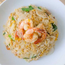 ข้าวผัดกุ้งกับหมึก