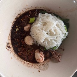 เส้นจั๊บหมู