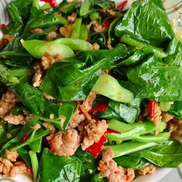 ข้าวคะน้าหมูสับ