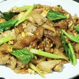 ผัดซีอิ๊วเส้นใหญ่