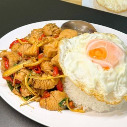 ผัดฉ่าอกไก่นุ่ม