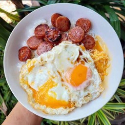 ข้าว+กุนเขียวทอด+ไข่ดาว