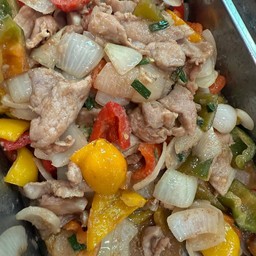 หมูผัดกะปิ