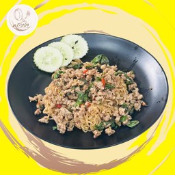 มาม่ากะเพราหมูสับ