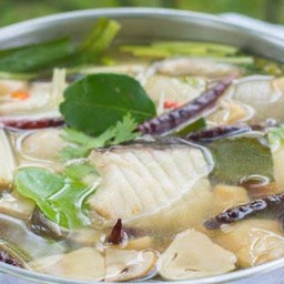 ปลากระพงต้มยำ น้ำใส