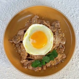 ข้าวสันคอหมูทอดกระเทียม