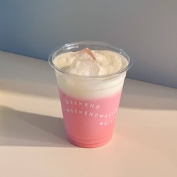 นมชมพูเย็น