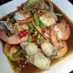 เกาเหลาหอยนางรมกุ้งสุก