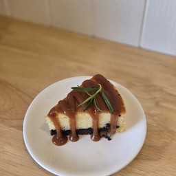 เค้กคาราเมลโกโก้ครัมเบิล