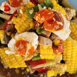 ตำข้าวโพดไข่เค็ม