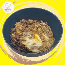 ข้าวเนื้อสับคั่วซีอิ้วไข่ตอก