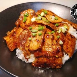 ข้าวราดหมูสามชั้นหมาล่า