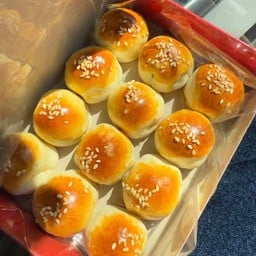 ขนมเปี๊ยะนมสด ไส้เผือกไข่เค็ม 12 ชิ้น