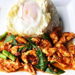 พริกแกงไก่ข้างบ้าน