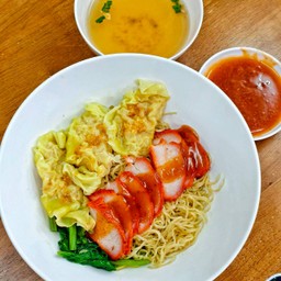 ก๊วยเตี๋ยว เกี๊ยว+หมูแดง